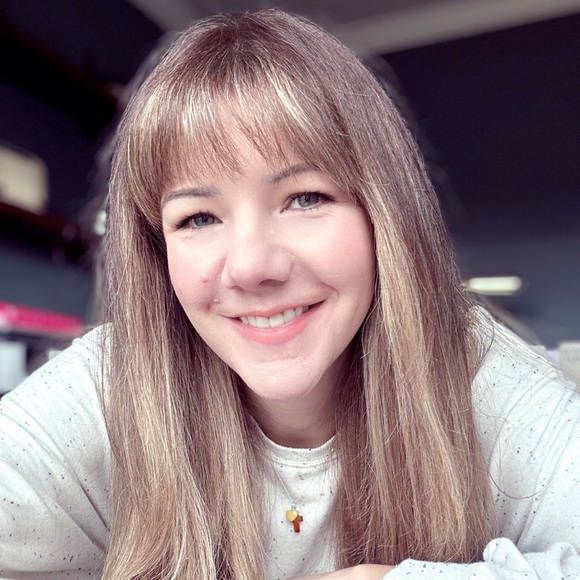 Meet your Posher, Heather - Picture 1 of 1